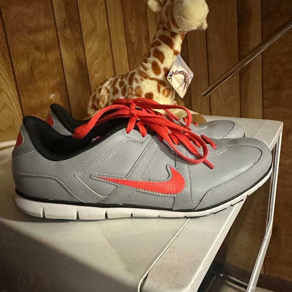 Nike Men's Gray and Red Sneakers